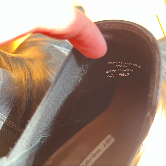 Black Chelsea Boots with Pointed Toe - Picture 7 of 12